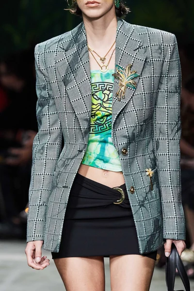 Look 53